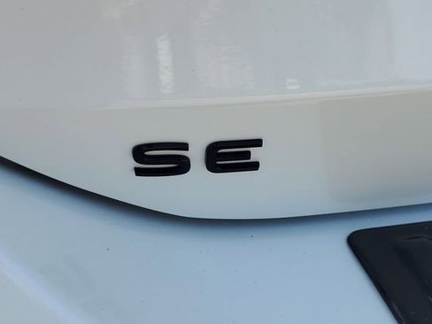 New 2026 Volkswagen Tiguan SE R-Line FWD image 7