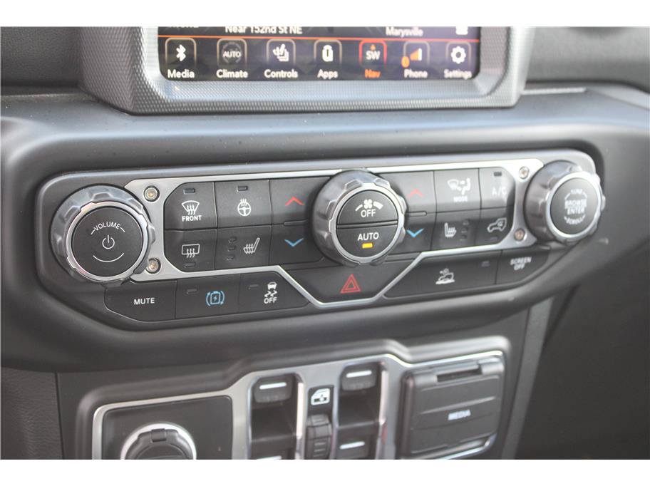 Used 2023 Jeep Wrangler Unlimited Sahara w/ Cold Weather Group AWD/4WD image 25