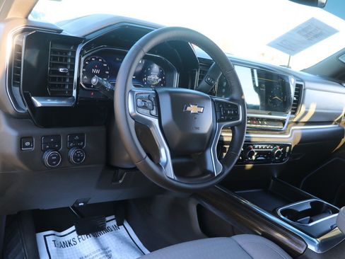 Used 2025 Chevrolet Silverado 2500 LT w/ Convenience Package image 15