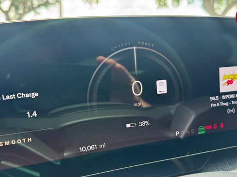 Used 2025 Lucid Air Pure RWD image 13