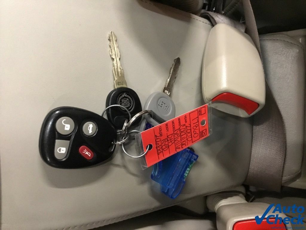 Used 2000 Cadillac De Ville DHS w/ Safety/Security Pkg FWD image 50