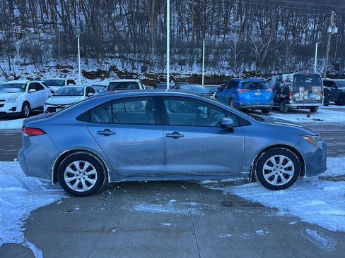 Used 2022 Toyota Corolla LE image 5