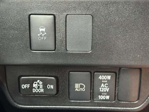 Used 2021 Toyota Tacoma TRD Off-Road AWD/4WD image 31