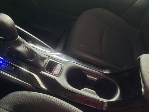 Used 2020 Toyota Corolla LE FWD image 26