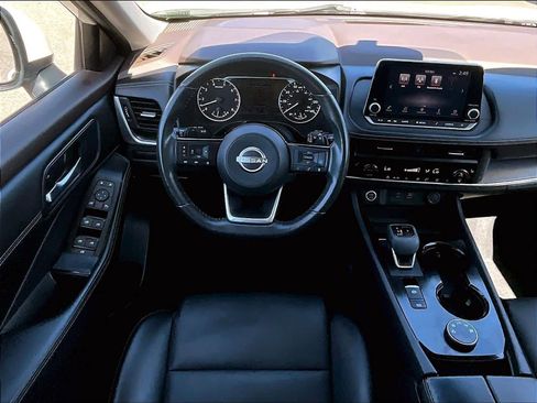 Certified 2023 Nissan Rogue SV w/ SV Premium B Package AWD/4WD image 17