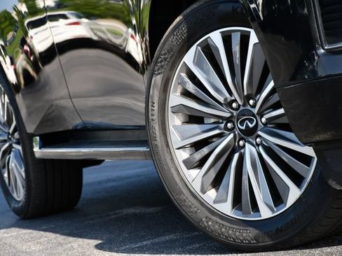Used 2025 INFINITI QX80 Sensory AWD/4WD image 14
