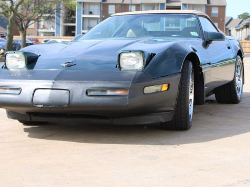 Used 1996 Chevrolet Corvette Convertible RWD image 22