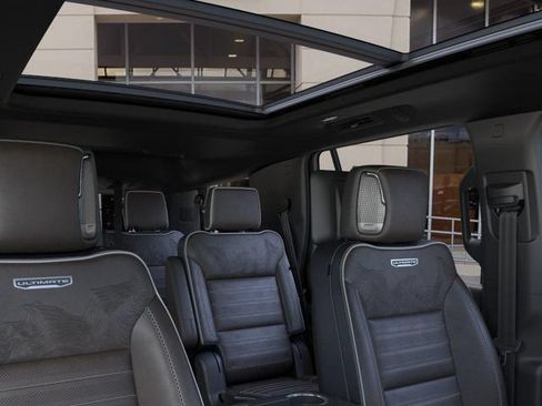 New 2026 GMC Yukon Denali Ultimate w/ LPO, Floor Liner Package AWD/4WD image 24