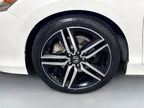 Certified 2017 Honda Accord Touring image 45