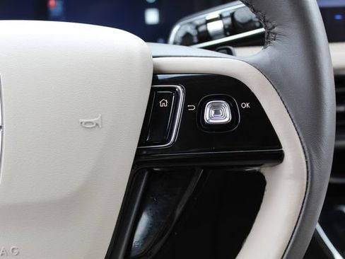 Used 2024 Lincoln Corsair Reserve w/ Equipment Group 201A image 16