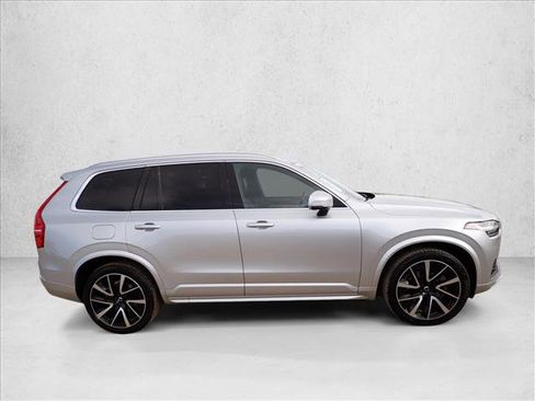 Used 2021 Volvo XC90 T6 Momentum w/ Climate Package AWD/4WD image 5