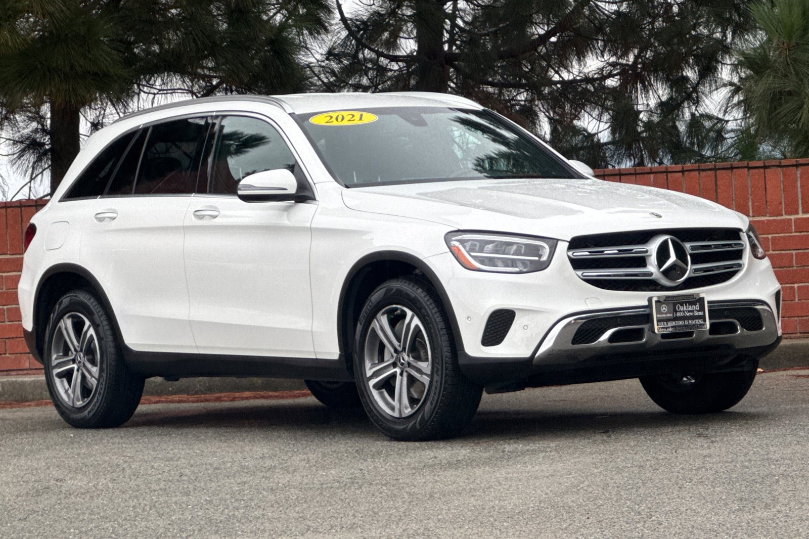 Certified 2021 Mercedes-Benz GLC 300 4MATIC image 2