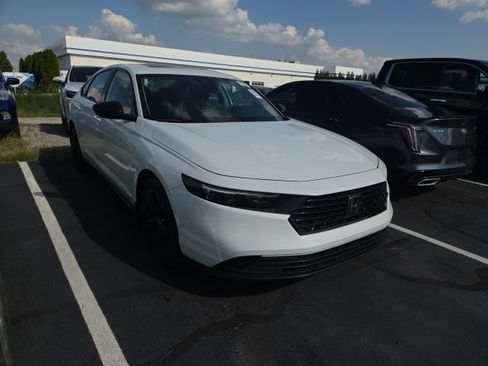 Used 2025 Honda Accord SE image 4