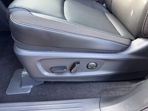 New 2026 Nissan Pathfinder SL image 15