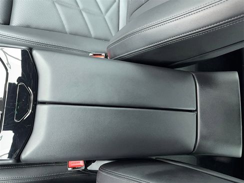 Used 2025 BMW 530i image 33