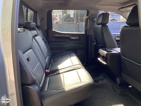 Used 2024 Chevrolet Silverado 1500 LT Trail Boss w/ LT Trail Boss Premium Package AWD/4WD image 17