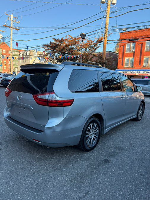 Used 2019 Toyota Sienna XLE FWD image 5