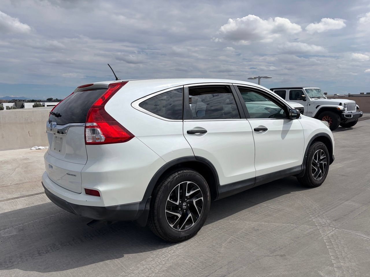 Used 2016 Honda CR-V SE image 2