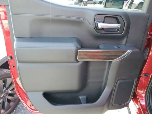 Used 2021 Chevrolet Silverado 1500 LT Trail Boss image 9