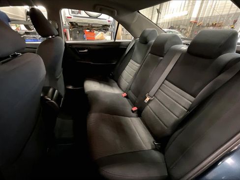 Used 2017 Toyota Camry LE image 20