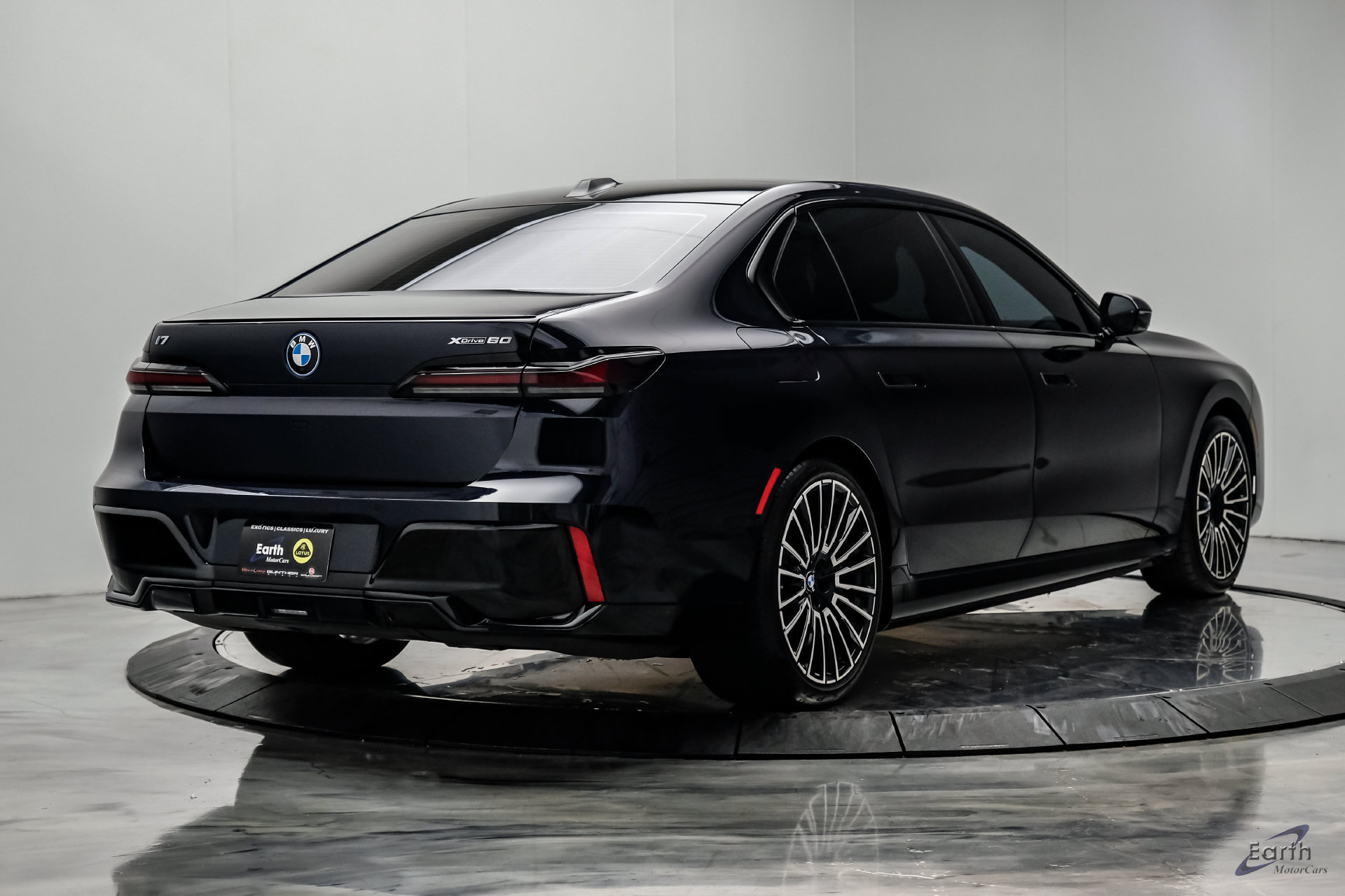 Used 2025 BMW i7 xDrive60 AWD/4WD image 18