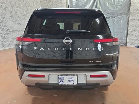 Used 2023 Nissan Pathfinder SL image 5