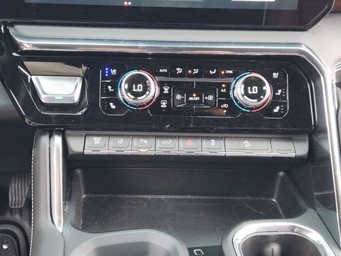 Used 2026 GMC Sierra 2500 Denali Ultimate image 17