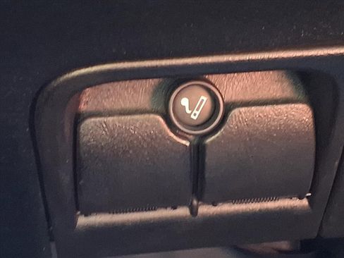 Used 1998 GMC Sierra 1500 SL w/ Regional Marketing Option Pkg image 13