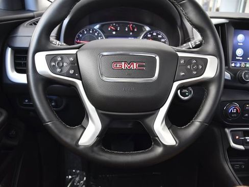 Used 2023 GMC Terrain SLT w/ Tech Package FWD image 7