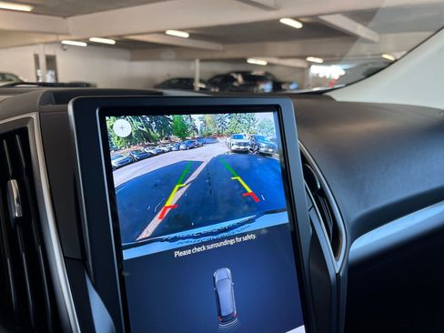 Used 2024 Ford Edge SEL image 17