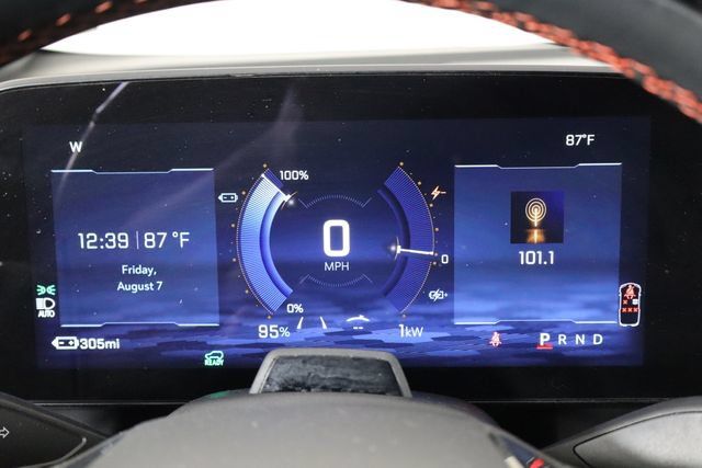 Used 2024 Chevrolet Equinox EV RS FWD image 11