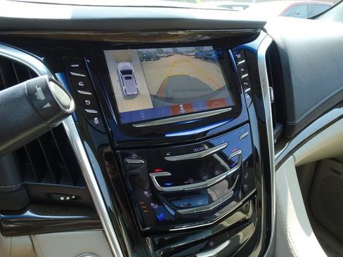 Used 2019 Cadillac Escalade Luxury AWD/4WD image 18