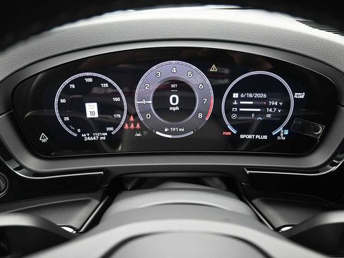 Certified 2024 Porsche Cayenne S AWD/4WD image 10