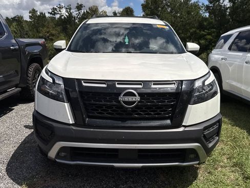 Used 2025 Nissan Pathfinder Rock Creek AWD/4WD image 3