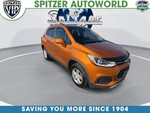 Used 2017 Chevrolet Trax LT w/ LT Convenience Package image 2