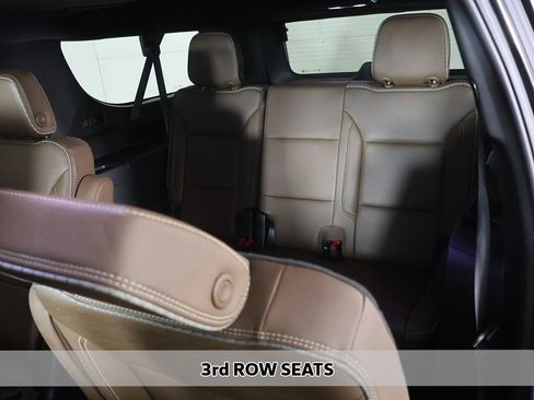Used 2024 Chevrolet Suburban High Country w/ Advanced Technology Package AWD/4WD image 12