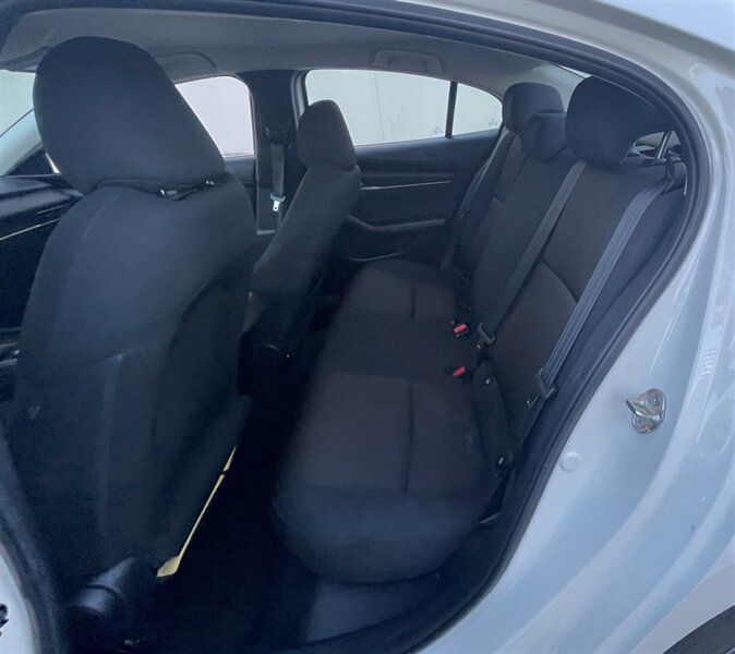 Used 2020 MAZDA MAZDA3 Sedan FWD image 15