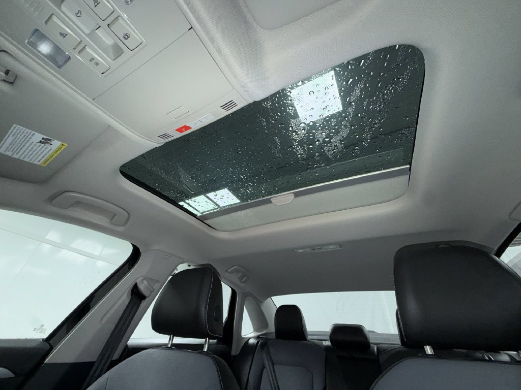 Used 2025 Volkswagen Jetta SE FWD image 24