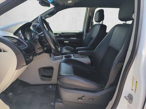Used 2014 Dodge Grand Caravan SXT FWD image 15