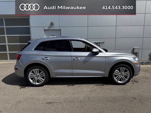 Used 2020 Audi Q5 2.0T Premium Plus w/ Premium Plus Package AWD/4WD image 2