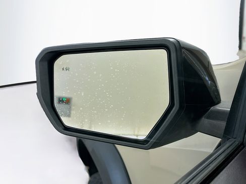 Used 2024 Chevrolet Colorado Trail Boss w/ Technology Package image 16