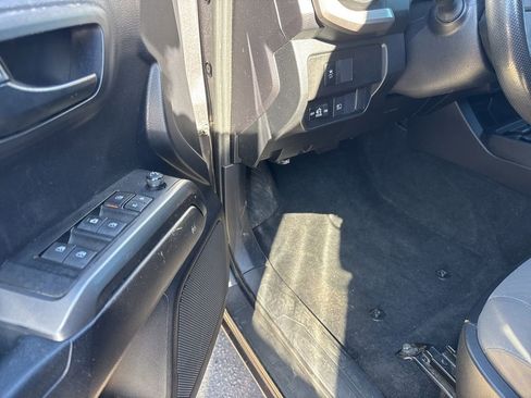 Used 2021 Toyota Tacoma SR5 image 7