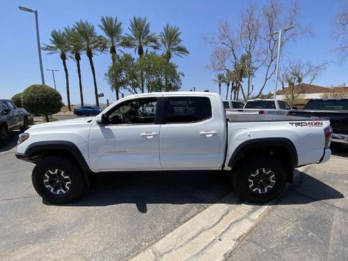 Used 2021 Toyota Tacoma TRD Off-Road w/ Technology Package AWD/4WD image 4