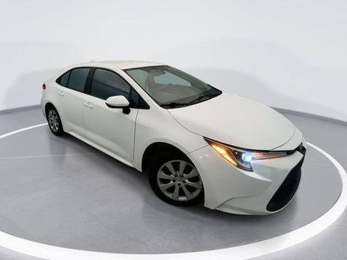Used 2022 Toyota Corolla LE FWD image 1