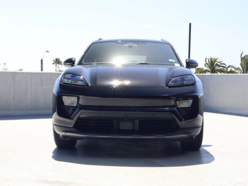 Certified 2025 Porsche Macan Electric RWD image 5