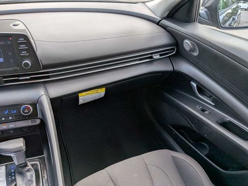 Used 2021 Hyundai Elantra SEL FWD image 18