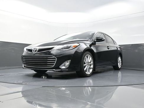 Used 2013 Toyota Avalon Limited image 32