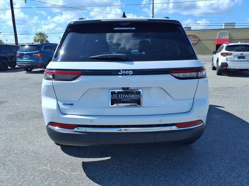 Used 2022 Jeep Grand Cherokee Limited 4xe w/ Luxury Tech Group II image 3