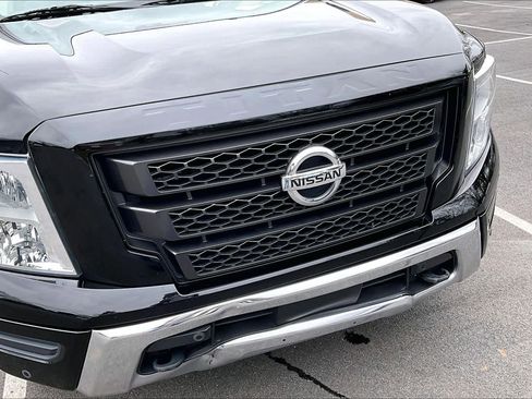 Used 2021 Nissan Titan SV w/ SV Convenience Package image 28