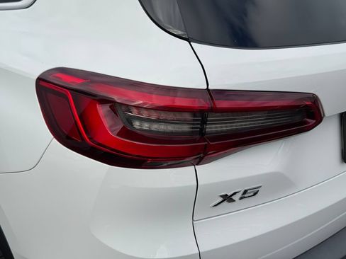 Used 2019 BMW X5 xDrive40i w/ Convenience Package AWD/4WD image 10